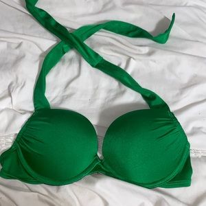 Victoria’s Secret bombshell bikini top